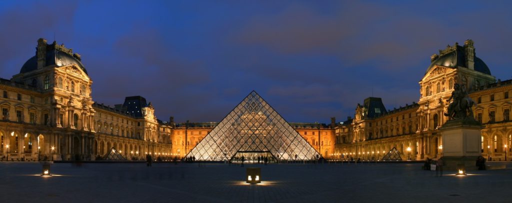 6-Things-You-Must-See-When-At-The-Louvre-Museum